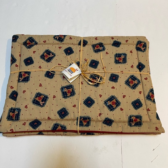 New Daisy Kingdom Bear & Bunny  Reversible Place Mats Handmade 4 piece Set Red - Picture 6 of 6